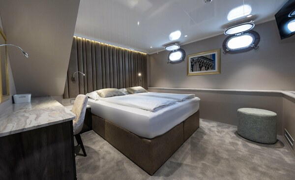 APT Guided Tours & River Cruises MV Lady Eleganza Porthole Cabin ©APT Guided Tours & River Cruises.jpg